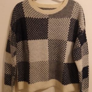 ❄️ Abercrombie and Fitch sweater! EUC ❄️
